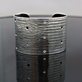 Caroline Savoie Joaillerie Bracelet Pulsar Argent Texture Bangle