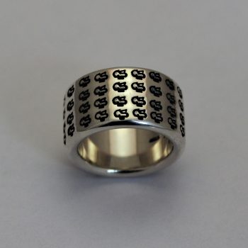 Caroline Savoie Joaillerie Bague Imprimee Argent Logo Unisexe