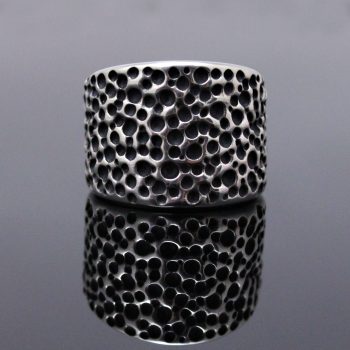Caroline Savoie Joaillerie Bague Large Fantome Argent Texture Bijoux