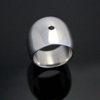 Caroline Savoie Joaillerie Bague Large Glacis Saphir noir Argent