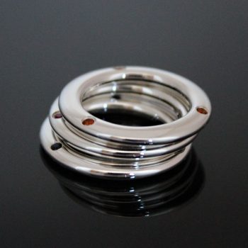 Caroline Savoie Joaillerie Bague Transit Argent Jonc Saphirs noirs Citrines Grenats