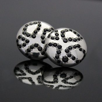 Caroline Savoie Joaillerie Boucles d'oreilles Boutons de leopard Argent Saphirs noirs