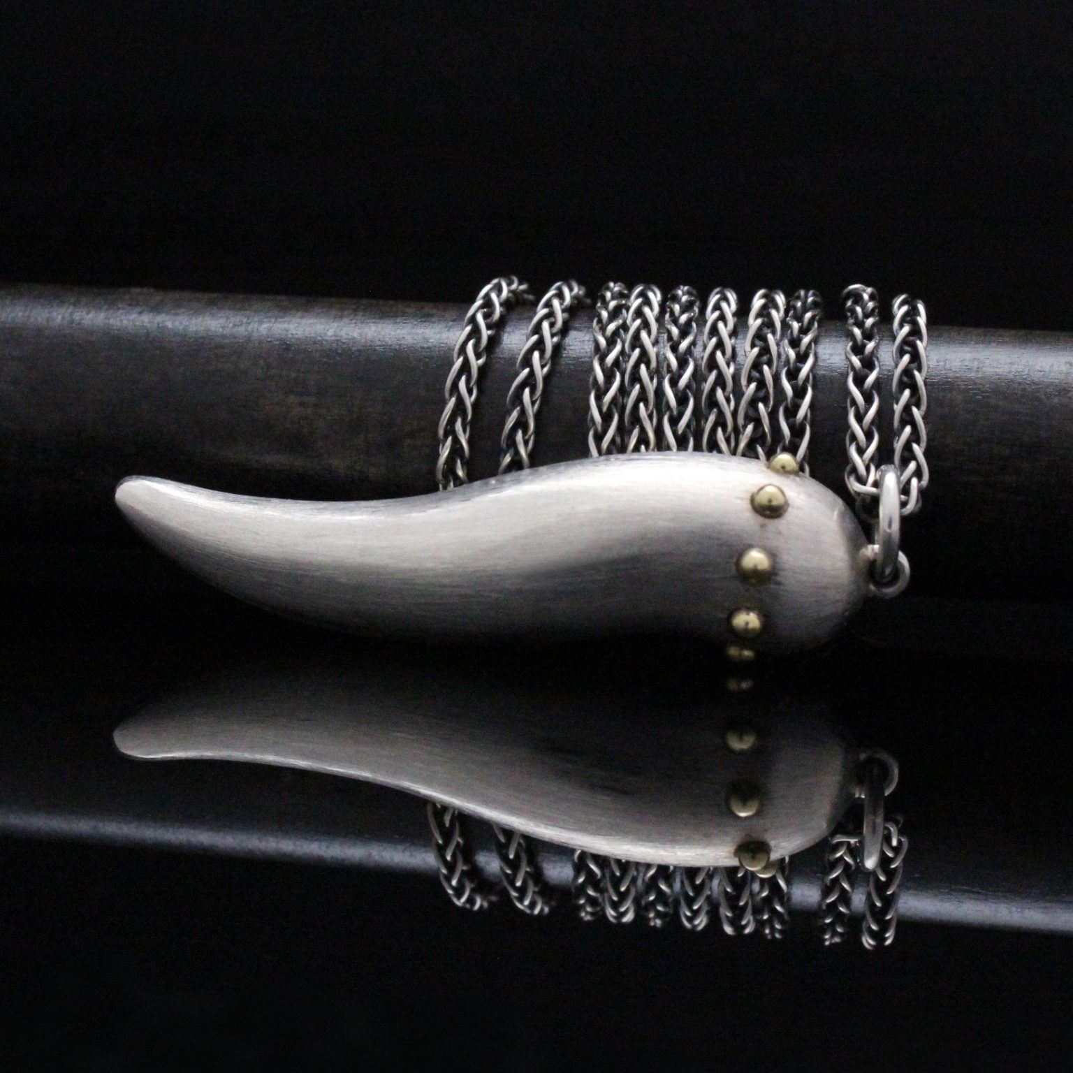 Pendentif Corne Royale Caroline Savoie Joaillerie pendentif-corne-royale-caroline-savoie-joaillerie