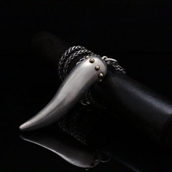 Caroline Savoie Joaillerie Pendentif Corne Royale Argent Or 18k