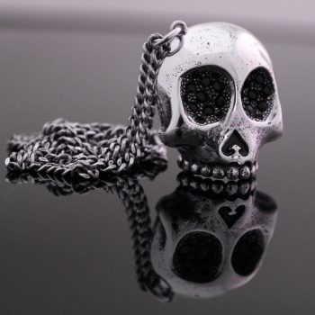 Caroline Savoie Joaillerie Pendentifs Skull Crane Saphirs noirs Argent Unisex Collier