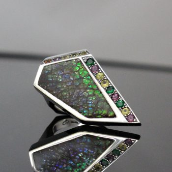 Caroline Savoie Joaillerie Bague Eclair Ammolite Saphir Bijoux Faits Main Montreal Handmade Jewellery Tsavorite (11)