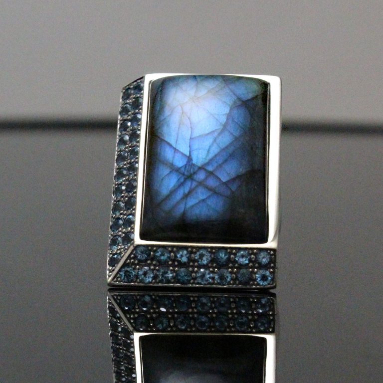 Bague Prisme Bleu – Caroline Savoie Joaillerie