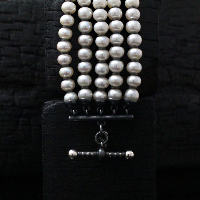 Caroline Savoie Joaillerie Bracelet Perle Saphirs Fait Main Bijoux Montreal Handmade Jewellery Pearl