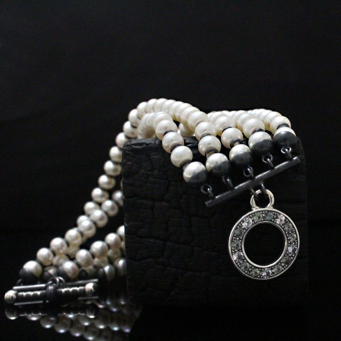 Caroline Savoie Joaillerie Bracelet Perle Saphirs Fait Main Bijoux Montreal Handmade Jewellery Pearl