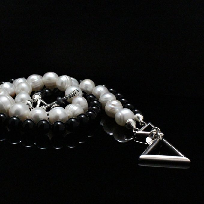 Caroline Savoie Joaillerie Collier Perles Onyx Blanc et Noir Bijoux Faits Main Montreal Handmade Jewellery Pearl Necklace (11)