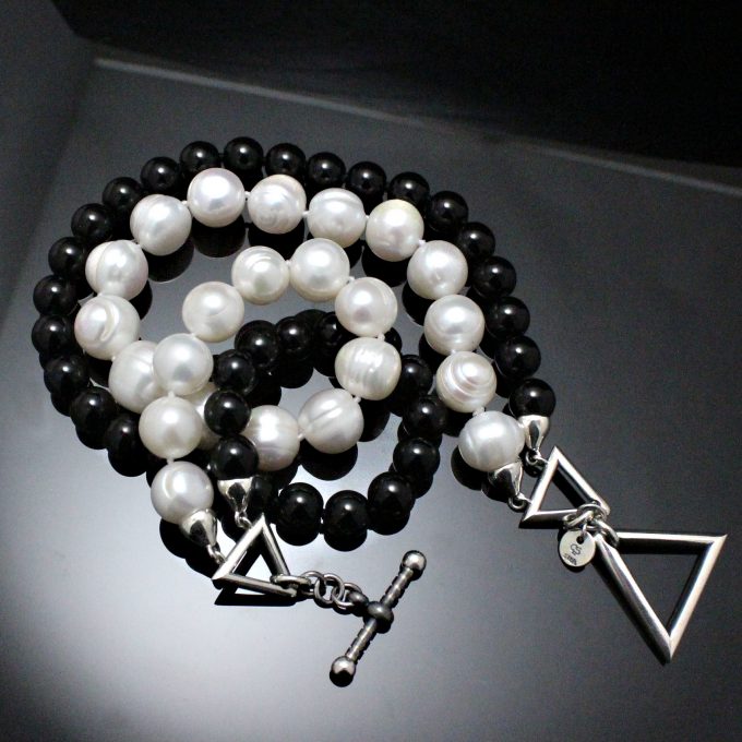 Caroline Savoie Joaillerie Collier Perles Onyx Blanc et Noir Bijoux Faits Main Montreal Handmade Jewellery Pearl Necklace (14)