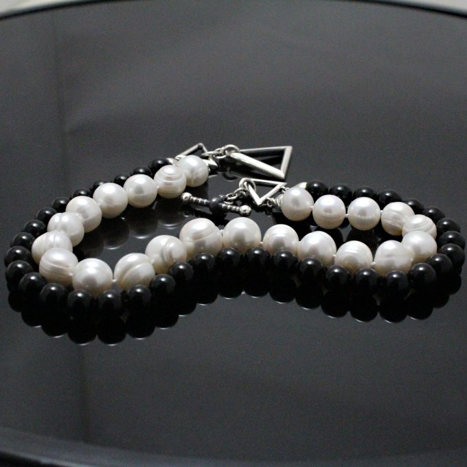 Caroline Savoie Joaillerie Collier Perles Onyx Blanc et Noir Bijoux Faits Main Montreal Handmade Jewellery Pearl Necklace (9)