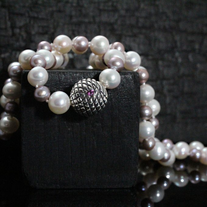Caroline-Savoie-Joaillerie-Collier-Perles-Melia-Bijoux-Fait-Main-Quebec-Montreal-Handmade-Jewelry-Pearl-Necklace
