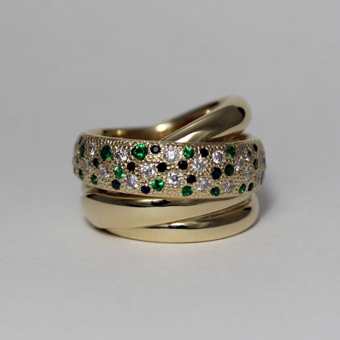 Caroline Savoie Joaillerie Bague Royale Diamant Or Jaune 14k Bijoux Faits Main Quebec Montreal Handmade Jewelry Royal Diamond Gold Ring (1)