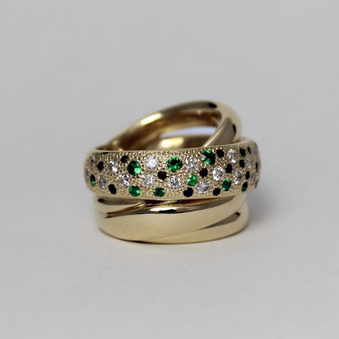 Caroline Savoie Joaillerie Bague Royale Diamant Or Jaune 14k Bijoux Faits Main Quebec Montreal Handmade Jewelry Royal Diamond Gold Ring (3)