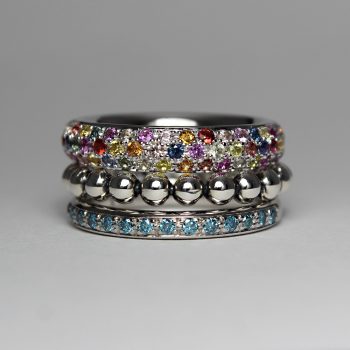 Caroline Savoie Joaillerie Bague Reine De Coeur Saphirs Multicolores Or Blanc 14k Bijoux Faits Main Quebec Joaillier Montreal Diamant Bleu (2)