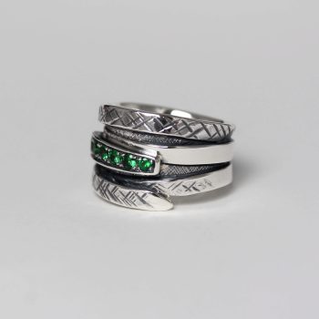 Caroline Savoie Joaillerie Bague Imperiale Luxe Verte Tsavorite Bijoux Faits Main Montreal Quebec (2)