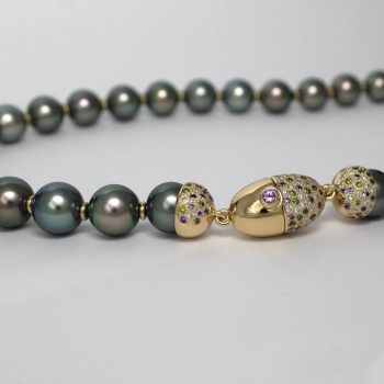 Caroline Savoie Joaillerie Collier Perles Tahiti or Jaune 18k Diamant Vert Saphir Mauve Bijoux Sur Mesure Montreal Quebec (1)