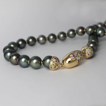 Caroline Savoie Joaillerie Collier Perles Tahiti or Jaune 18k Diamant Vert Saphir Mauve Bijoux Sur Mesure Montreal Quebec (2)