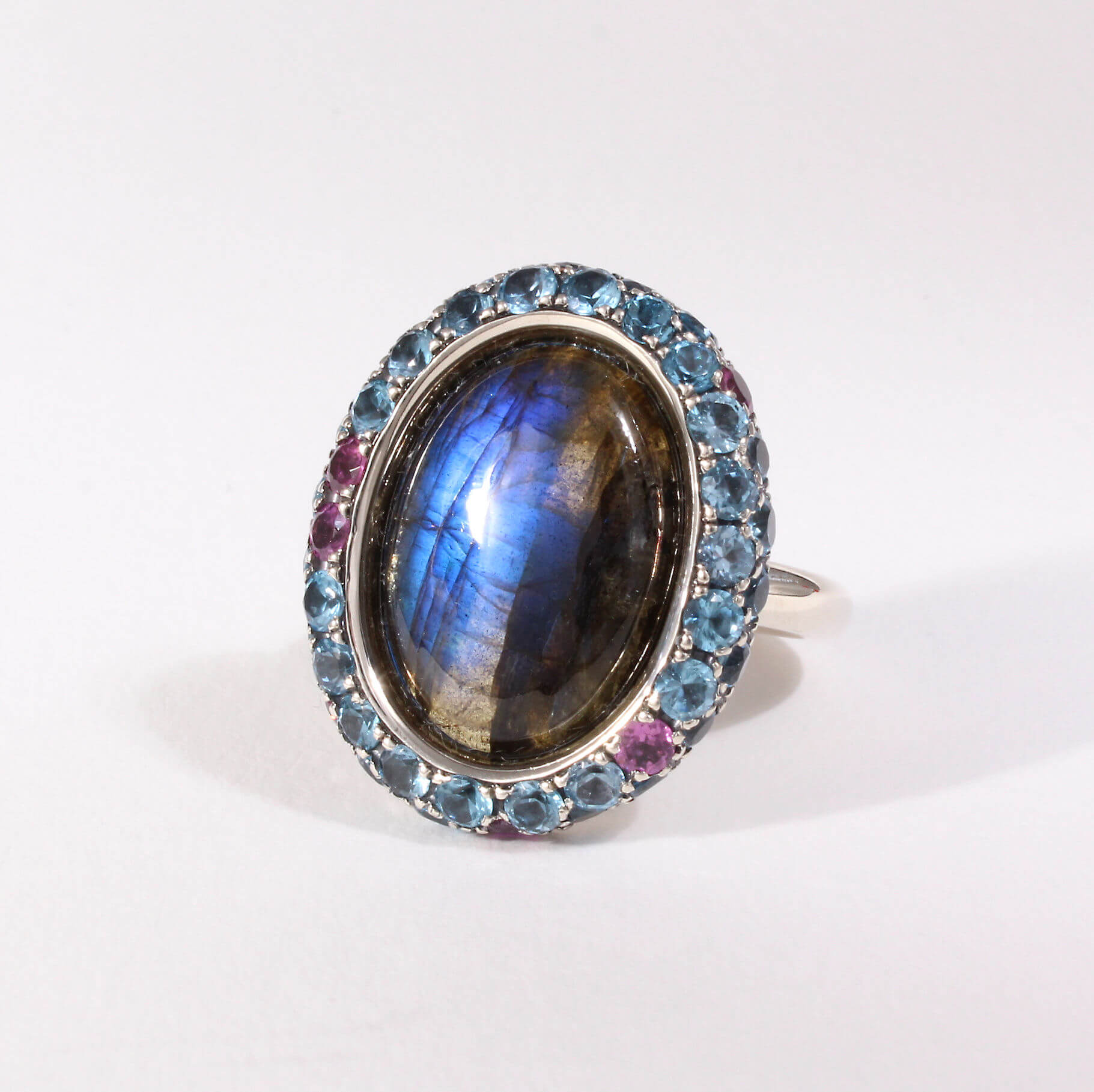 Caroline Savoie Joaillerie Bague Labradorite Ovale Bleue Bijoux Faits Main Montreal Quebec (6)