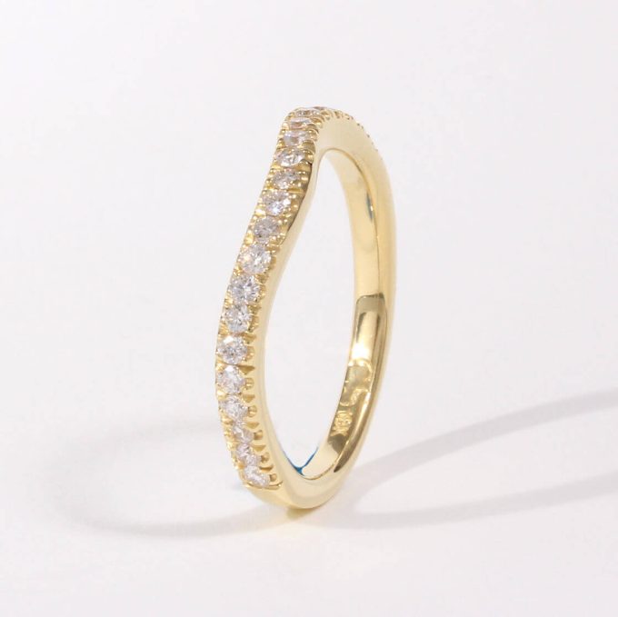 Caroline Savoie Joaillerie Bague Vague Diamant Dore Or Jaune 18k Stackable Ring Bijoux Montreal Quebec (3)