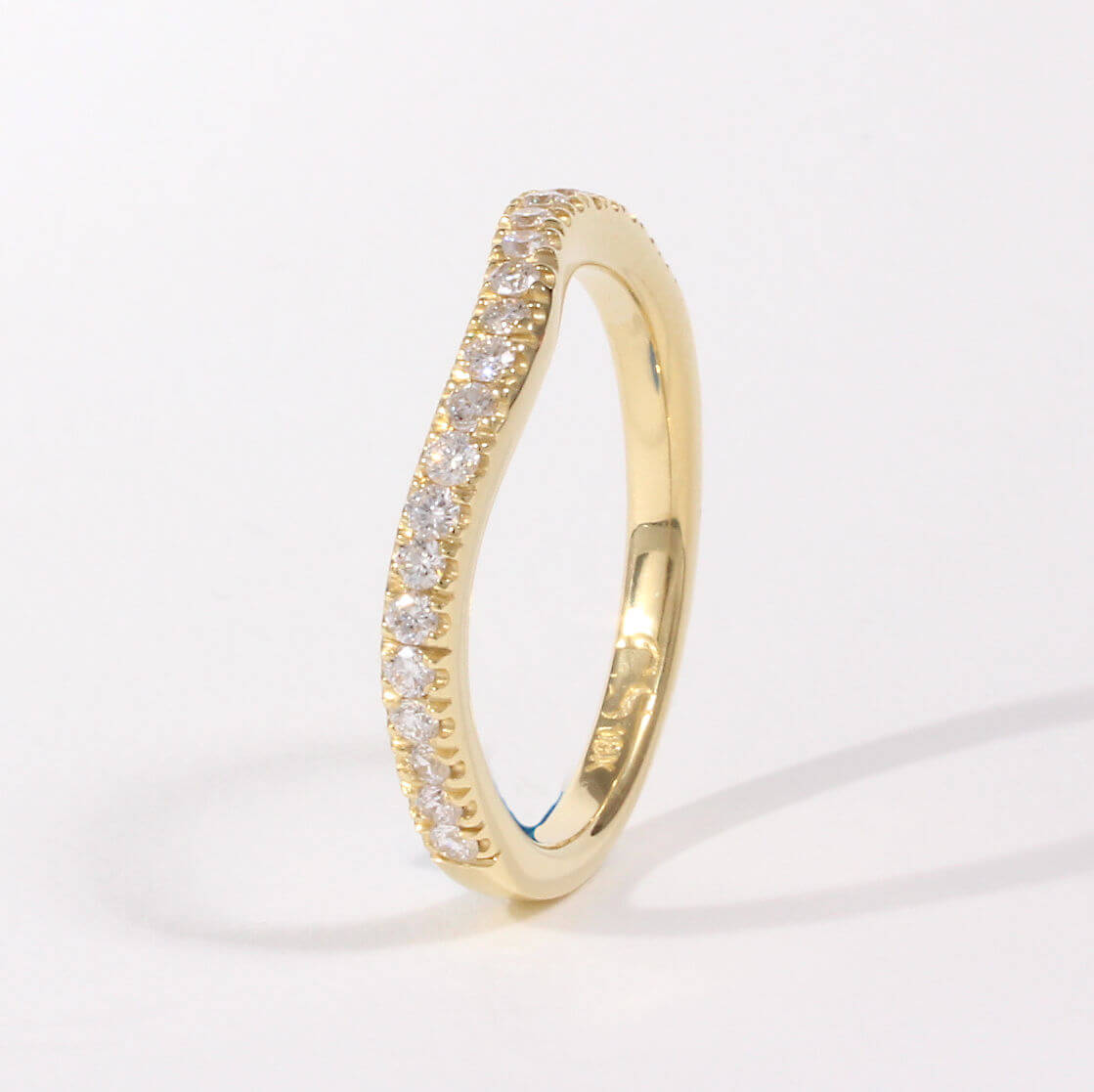 Caroline Savoie Joaillerie Bague Vague Diamant Dore Or Jaune 18k Stackable Ring Bijoux Montreal Quebec (3)