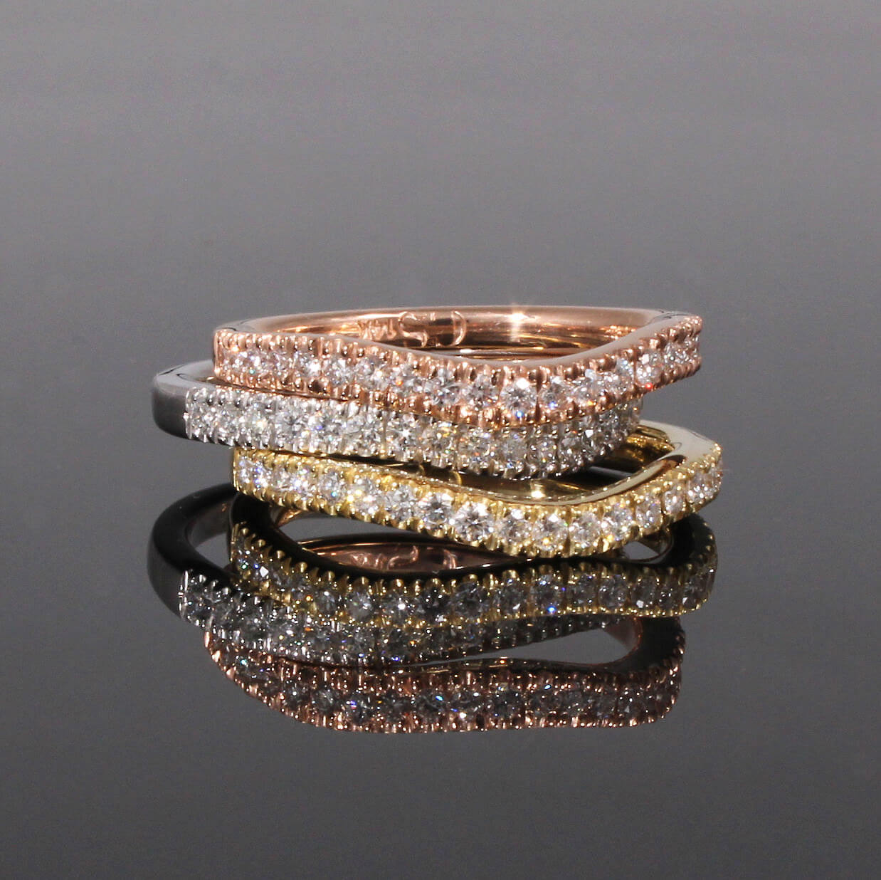 Caroline Savoie Joaillerie Bague Vague Diamant Or Rose Jaune Blanc Stackable Ring Bijoux Montreal Quebec (2)