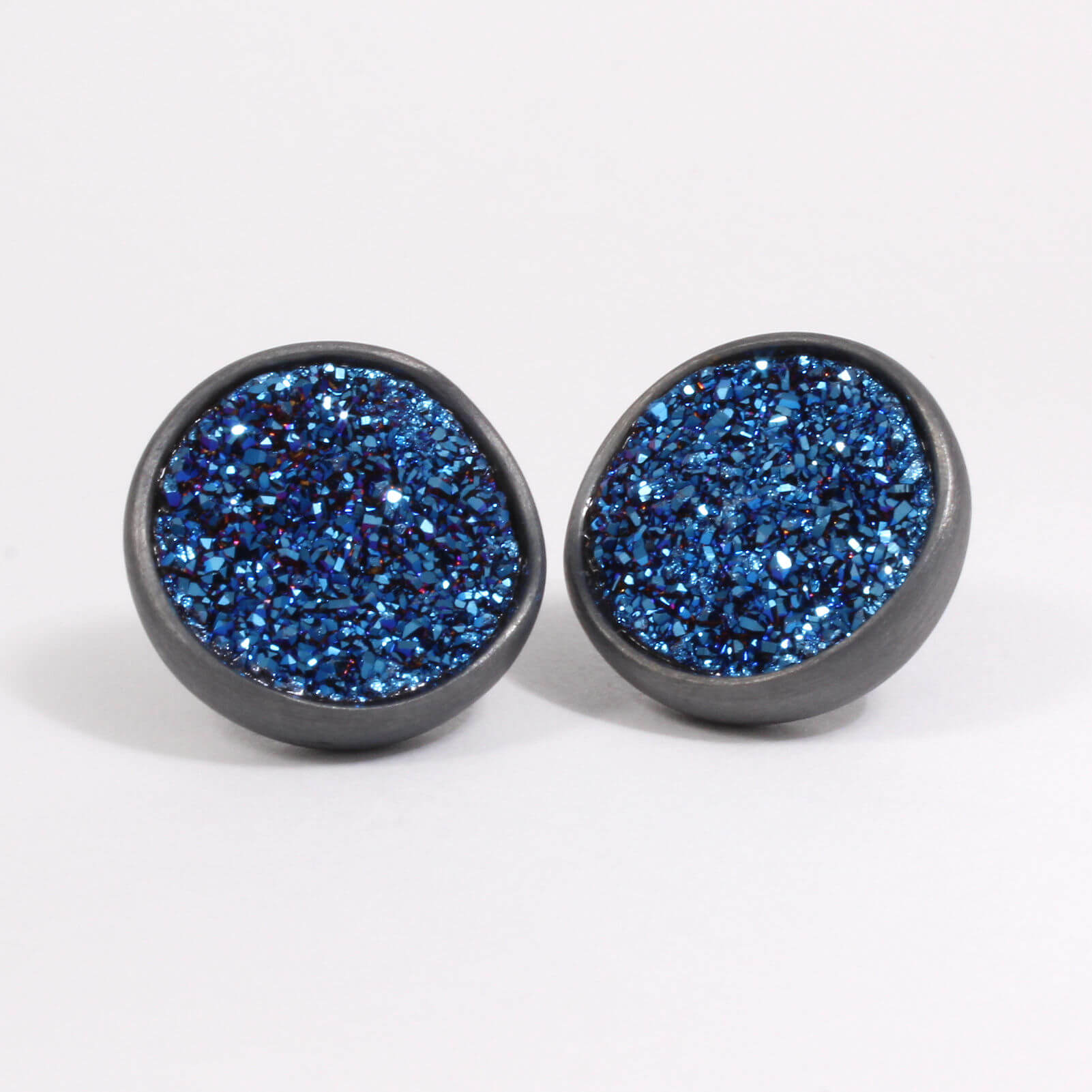Caroline Savoie Joaillerie Boucles D'oreilles Disco Bleu Titane Bijoux Montreal Quebec (1)