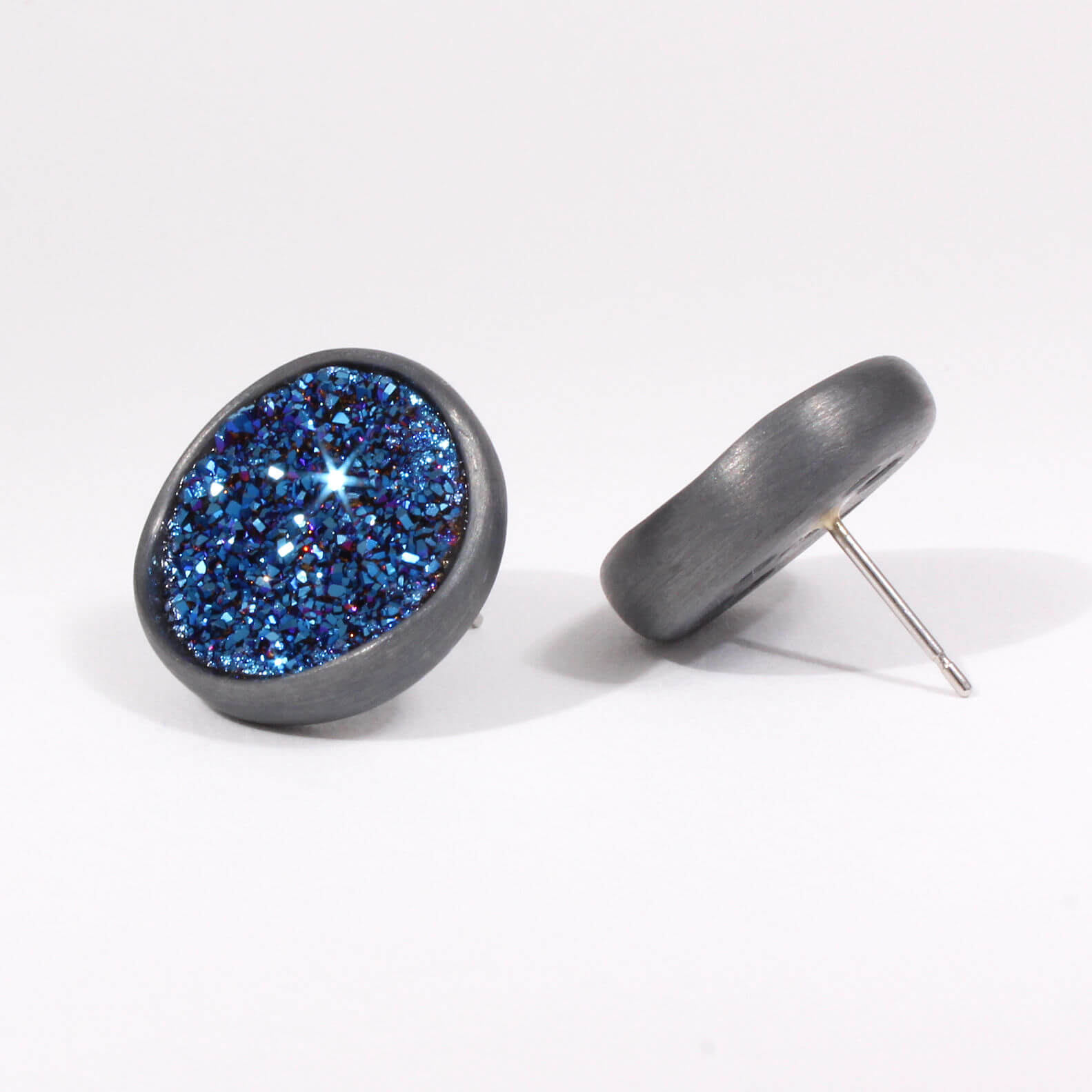 Caroline Savoie Joaillerie Boucles D'oreilles Disco Bleu Titane Bijoux Montreal Quebec (3)