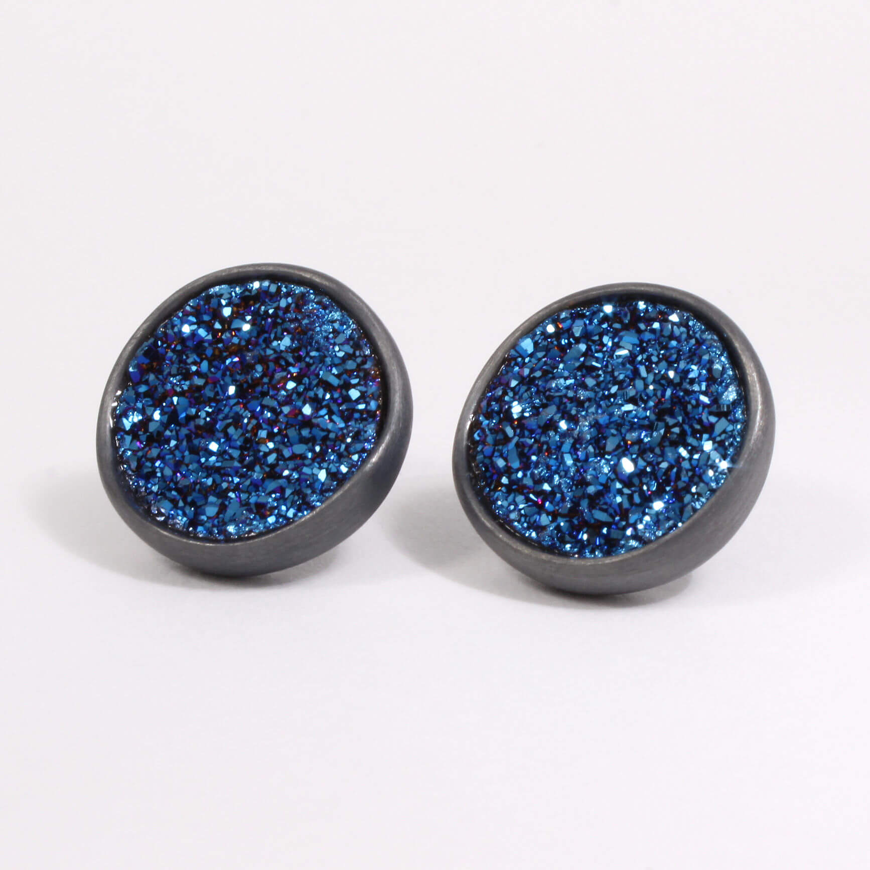 Caroline Savoie Joaillerie Boucles D'oreilles Disco Bleu Titane Bijoux Montreal Quebec (5)