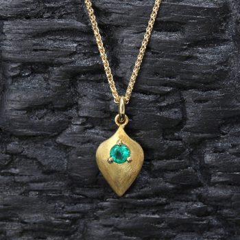 Caroline Savoie Joaillerie Pendentif Larme Emeraude Or Jaune 18k Collier Bijoux Montreal Quebec (4)
