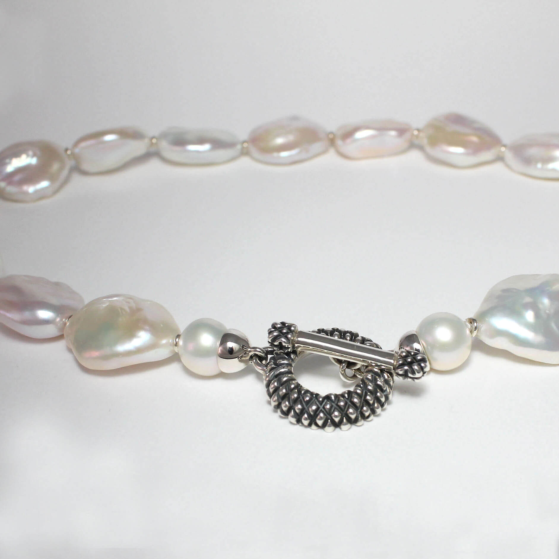 Caroline Savoie Joaillerie Collier Perles Keshi Bijoux Montrweal Quebec Ananas Jewelry Designer (5)